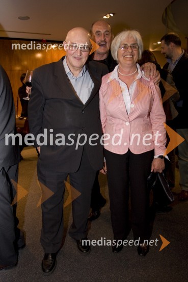 Vasilij Polič, vrhovni sodnik s soprogo in bratomOsli, premiera v MGL