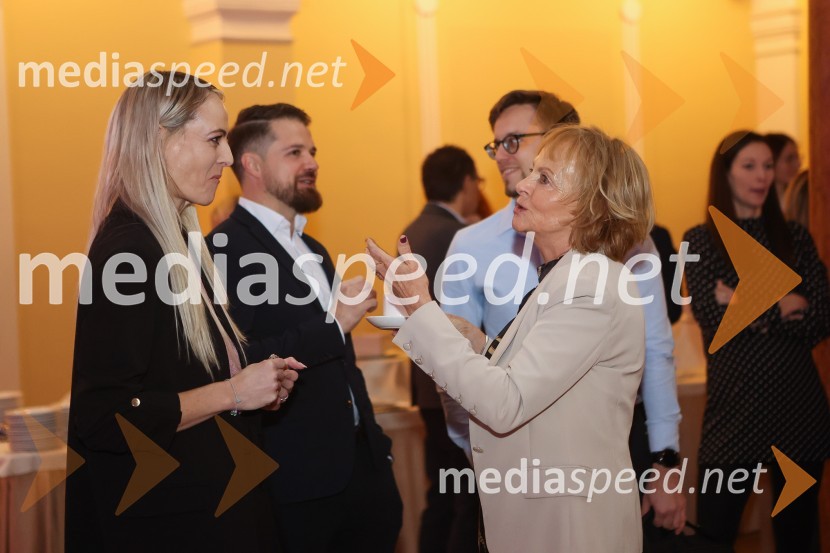 AmCham Poslovna liderka in Poslovni lider leta 2024 sta Anita Ogulin in dr. Jure Leskovec