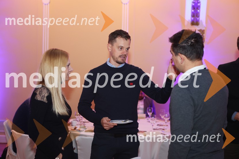 AmCham Poslovna liderka in Poslovni lider leta 2024 sta Anita Ogulin in dr. Jure Leskovec