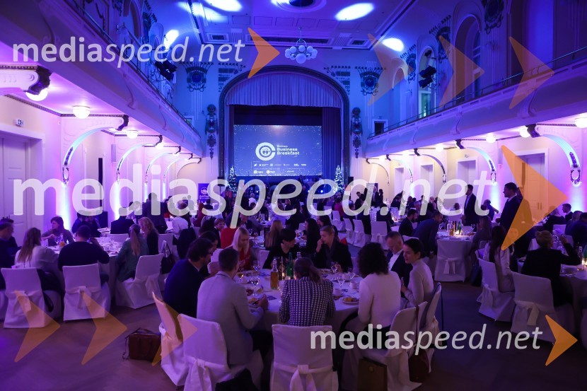 AmCham Poslovna liderka in Poslovni lider leta 2024 sta Anita Ogulin in dr. Jure Leskovec