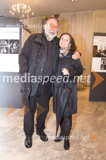 Karpo Godina, režiser s soprogoOsli, premiera v MGL