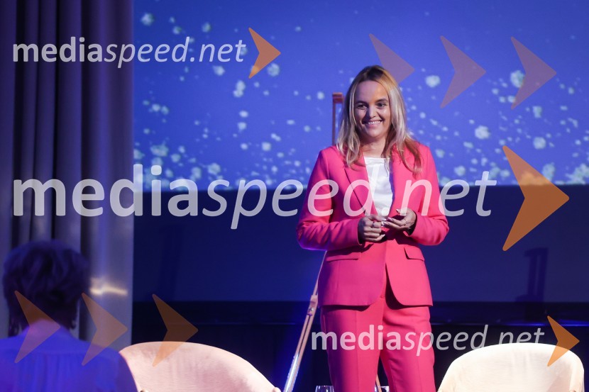  Ajša Vodnik, izvršna direktorica AmCham (Ameriška gospodarska zbornica)AmCham Poslovna liderka in Poslovni lider leta 2024 sta Anita Ogulin in dr. Jure Leskovec