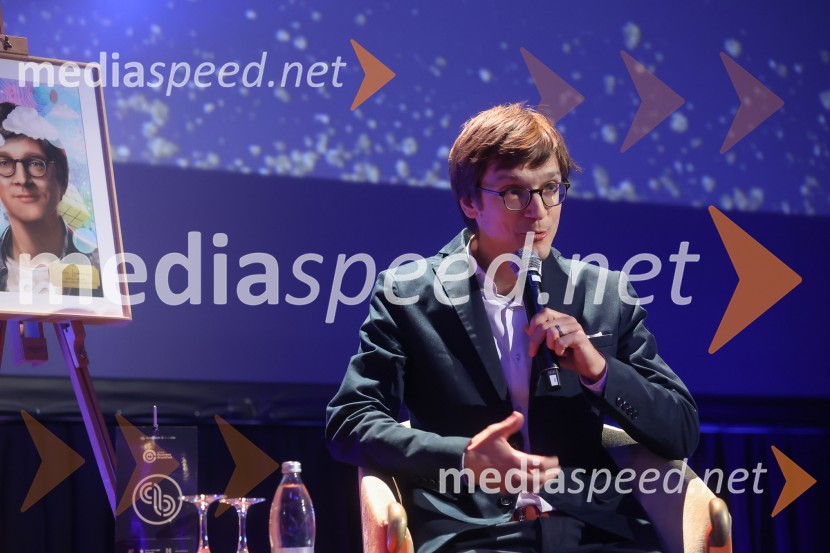  Jure Leskovec, računalničar, podjetnik, profesor na računalničar, podjetnik, profesor na Univerzi StanfordAmCham Poslovna liderka in Poslovni lider leta 2024 sta Anita Ogulin in dr. Jure Leskovec