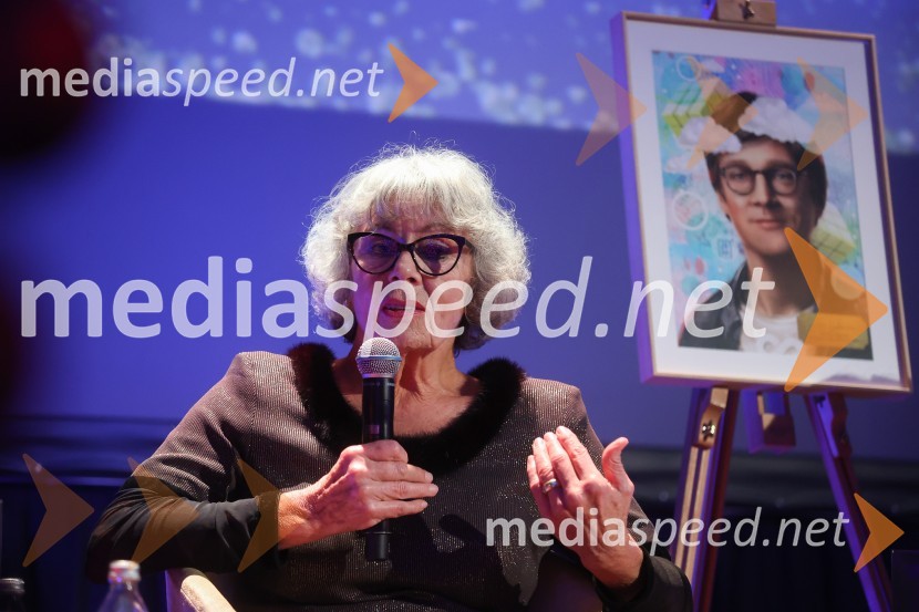  Anita Ogulin, Zveza prijateljev mladineAmCham Poslovna liderka in Poslovni lider leta 2024 sta Anita Ogulin in dr. Jure Leskovec