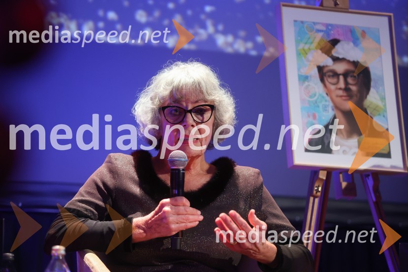  Anita Ogulin, Zveza prijateljev mladineAmCham Poslovna liderka in Poslovni lider leta 2024 sta Anita Ogulin in dr. Jure Leskovec