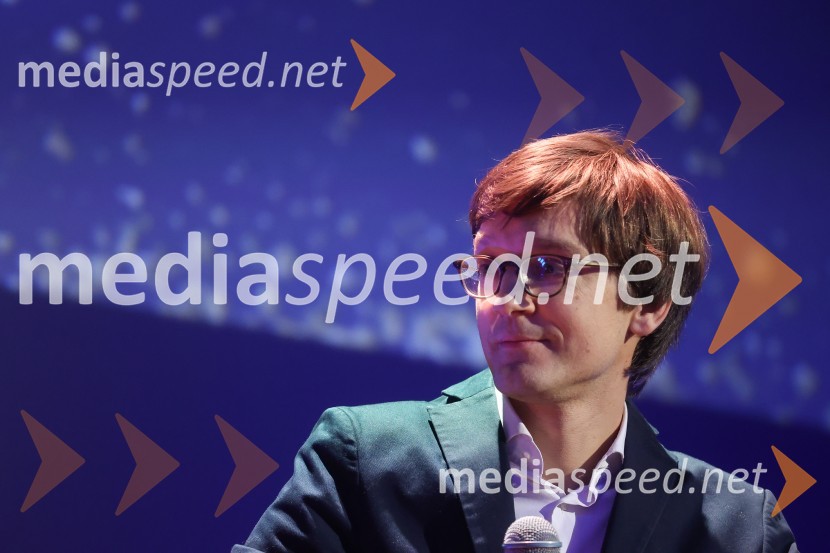  Jure Leskovec, računalničar, podjetnik, profesor na računalničar, podjetnik, profesor na Univerzi StanfordAmCham Poslovna liderka in Poslovni lider leta 2024 sta Anita Ogulin in dr. Jure Leskovec