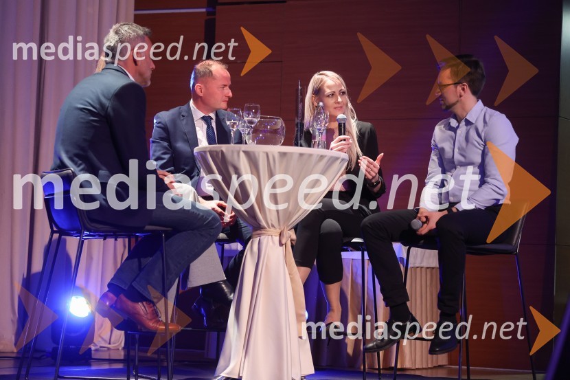  Manuel Pungertnik, vodja šole vožnje, AMZS;  Miran Meža, direktor, Mega M;  Mojca  Grobelnik, communication director, AmCham;   Irenej Jerič, LekAmCham Poslovna liderka in Poslovni lider leta 2024 sta Anita Ogulin in dr. Jure Leskovec