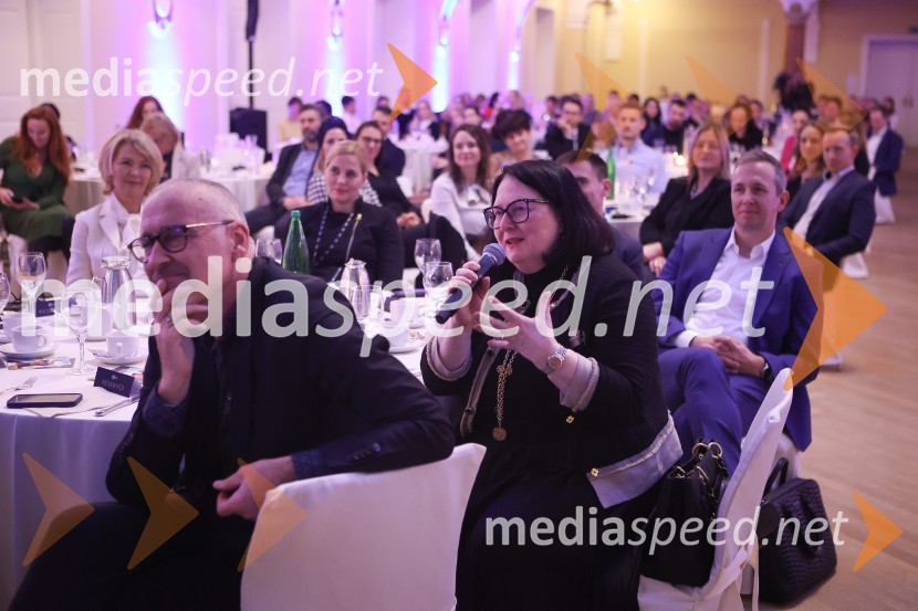 AmCham Poslovna liderka in Poslovni lider leta 2024 sta Anita Ogulin in dr. Jure Leskovec