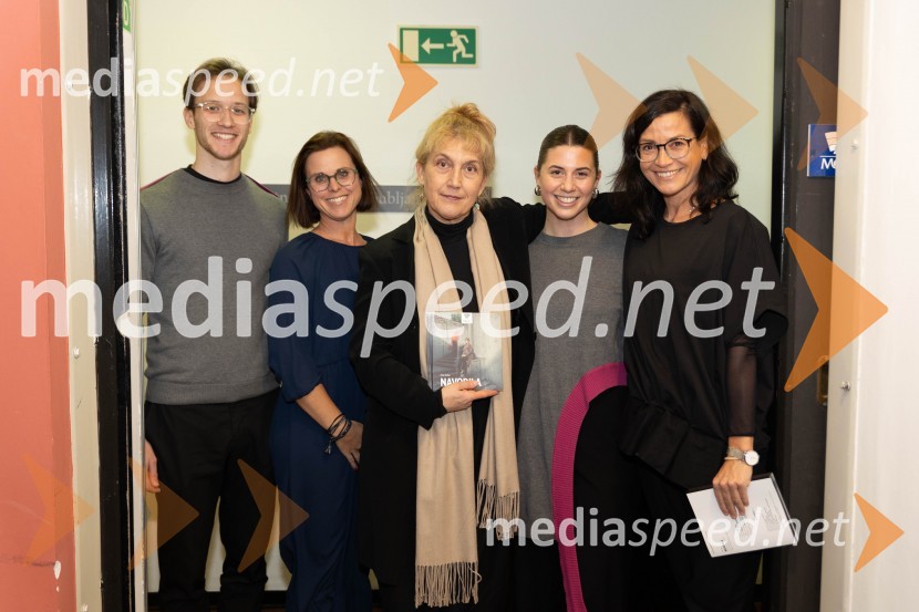  ... ;  Petra Hrastar, MGL;  Barbara Hieng Samobor, direktorica in umetniška vodja MGL;  ... ;  Simona  Belle, služba za stike z javnostmi MGLNavodila, premiera drame v MGL