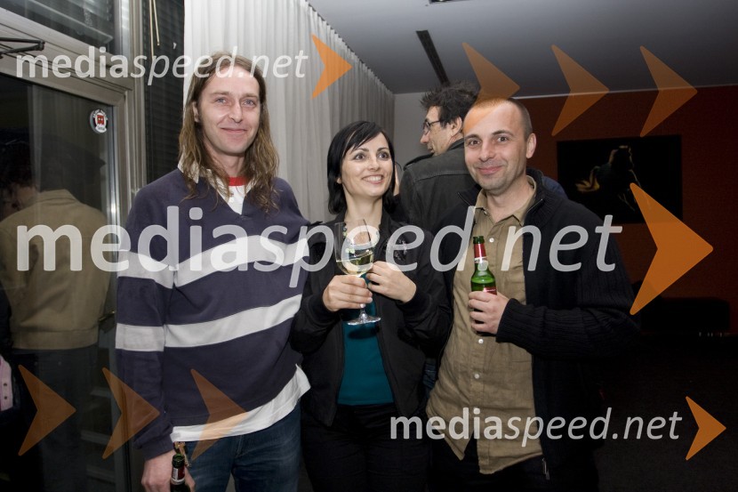 Aljoša Vizlar, oblikovalec svetlobe, Nataša Pevec, koordinatorka za trženje programa MGL in Andrej Koležnik, oblikovalec svetlobeOsli, premiera v MGL