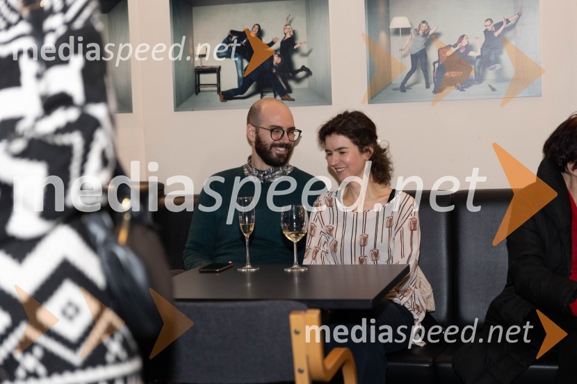  Miha Šoba;  Nina Čehovin, kostumografkaNavodila, premiera drame v MGL