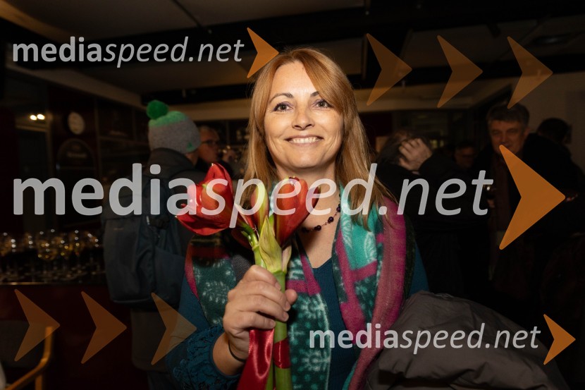  Nataša Pevec, koordinatorka trženja MGLNavodila, premiera drame v MGL