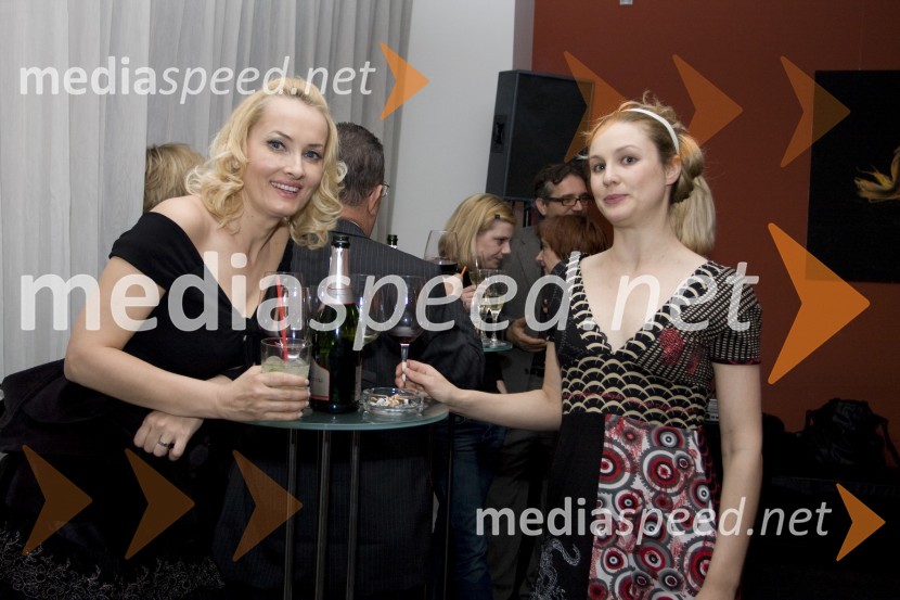 Tanja Ribič in Iva Krajnc, igralkiOsli, premiera v MGL