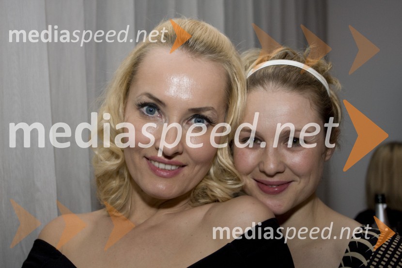 Tanja Ribič in Iva Krajnc, igralkiOsli, premiera v MGL