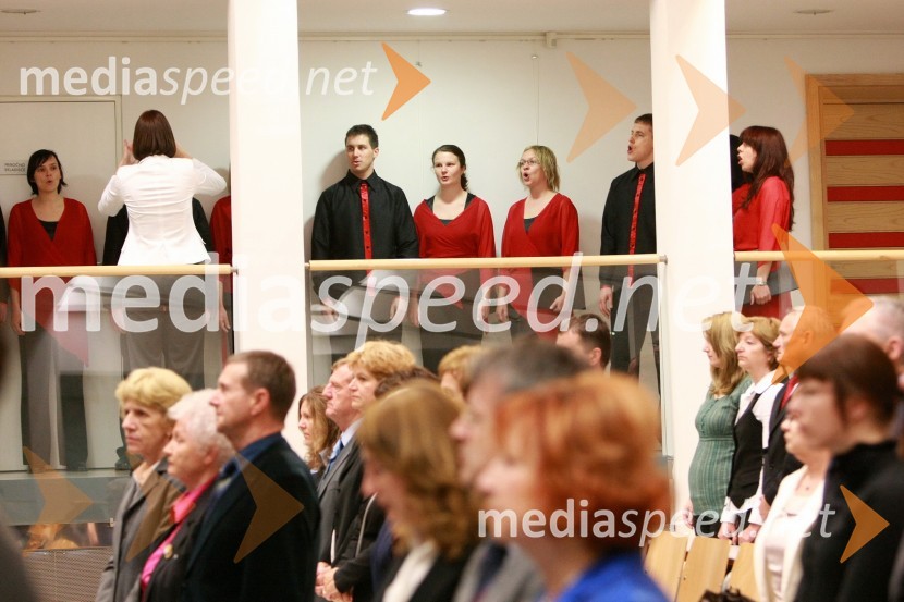 Pevski zborUniverza v Mariboru: Promocija doktorjev znanosti, april 2009
