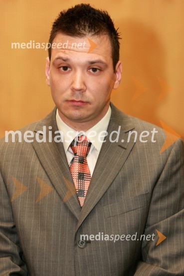 Dr. Aljaž Kapun, Fakulteta za elektrotehniko, računalništvo in informatiko Univerze v MariboruUniverza v Mariboru: Promocija doktorjev znanosti, april 2009