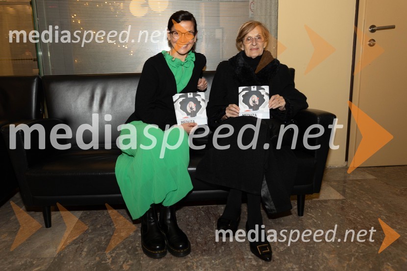  Simona  Belle, služba za stike z javnostmi MGL;  Mojca Kreft, dramaturginja in teatrologinjaMeduza, premiera monodrame v MGL