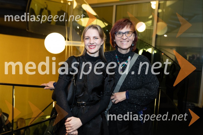  Lena Hribar  Škrlec, igralka;  Jana Kovač Valdes, plesna pedagoginja in koreografinja Meduza, premiera monodrame v MGL