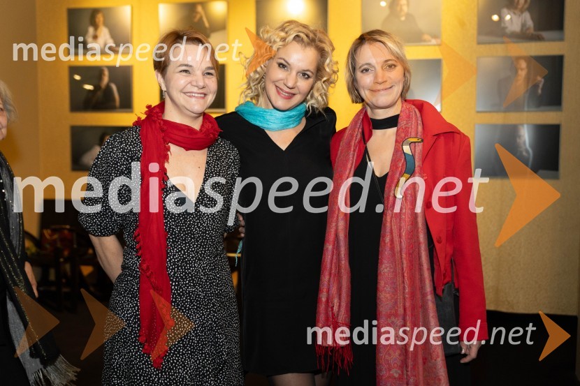  Kim Komljanec, svetovalka ministrice za kulturo;  Karin Komljanec, igralka;  Katja Komljanec Koritnik, scenografka in kostumografkaMeduza, premiera monodrame v MGL