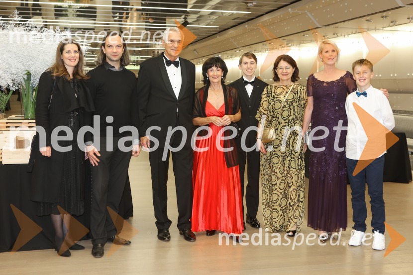  ... ;  ... ;  Slobodan Sibinčič , generalni sekretar Evropskega združenja poslovnih medijev, predsednik sveta Managerskih koncertov, Švedski generalni častni konzul;  ... ;  ... ; dr. Verica Trstenjak, pravnica;  Petra Juvančič, izvršna direktorica, Združenje Manager;  ... 30. dobrodelni managerski koncert