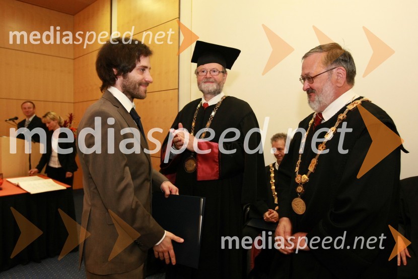 Dr. Vid Domiter, Fakulteta za elektrotehniko, računalništvo in informatiko Univerze v Mariboru, prof. dr. Ivan Rozman, rektor Univerze v Mariboru ter prof. dr. Igor Tičar, dekan Fakultete za elektrotehniko, računalništvo in informatiko Univerze v MariboruUniverza v Mariboru: Promocija doktorjev znanosti, april 2009