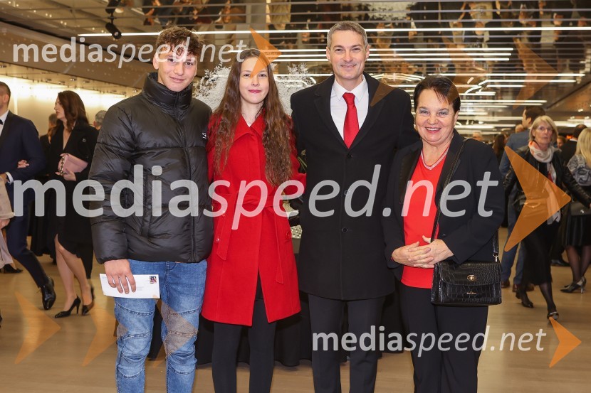  ... ;  ... ;  Bojan Ivanc, CFA, CAIA, član upravnega odbora društva CFA Slovenija in glavni ekonomist Analitike GZS, lokalni koordinator CFA Research Challenge 2022;  Vida  Petrovčič, novinarka, TV voditeljica, predsednica Lions klub Ljubljana30. dobrodelni managerski koncert