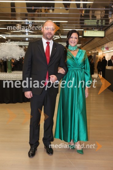  Boštjan Gorjup, pred. Gospodarske zbornice RS, direktor podjetja BSH Hišni aparati Nazarje;  Brigita Gorjup, direktorica Andragoškega zavoda Ljudska univerza30. dobrodelni managerski koncert