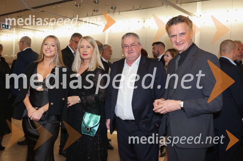  Nina Čas; mag. Alja Markovič Čas, odvetnica;  Miloš Čas;  Milan Martin Cvikl, viceguverner Banke Slovenije30. dobrodelni managerski koncert