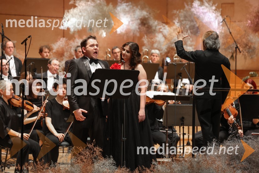  Benjamin Pregl, tenor;  Ana Vidmar, operna solistka30. dobrodelni managerski koncert