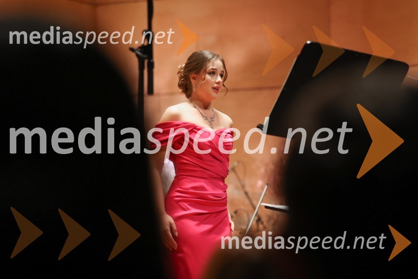  Pia Novak, sopranistka30. dobrodelni managerski koncert