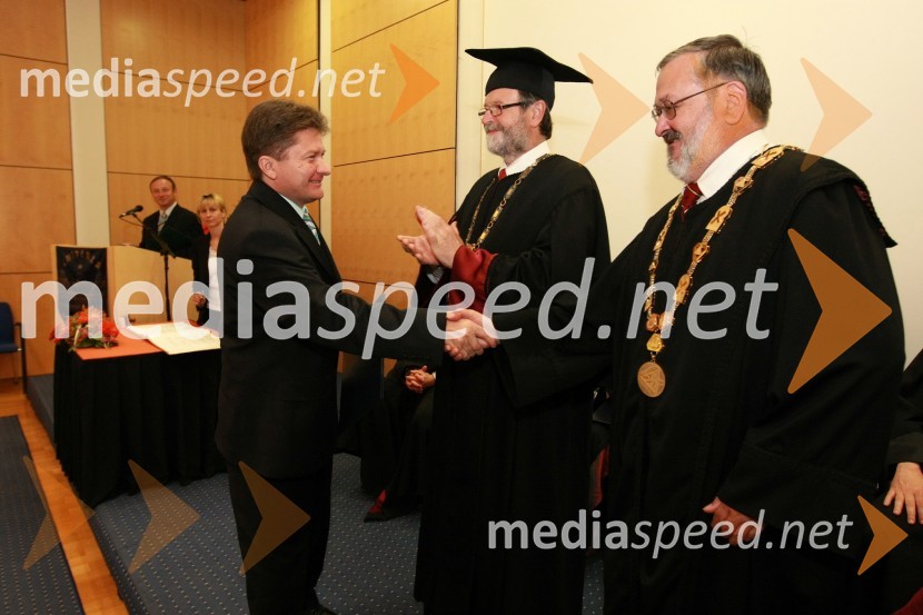 Dr. Miljenko Križmarić, Fakulteta za elektrotehniko, računalništvo in informatiko Univerze v Mariboru, prof. dr. Ivan Rozman, rektor Univerze v Mariboru ter prof. dr. Igor Tičar, dekan Fakultete za elektrotehniko, računalništvo in informatiko Univerze v MariboruUniverza v Mariboru: Promocija doktorjev znanosti, april 2009