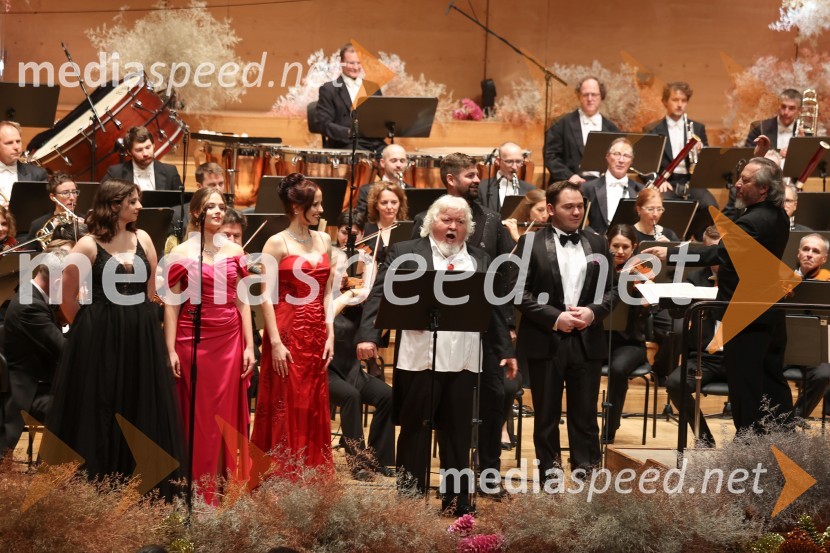  Ana Vidmar, operna solistka;  Pia Novak, sopranistka;  Talita Sofija Komelj, sopranistka, 2. spremljevalka Miss Slovenije 2022;  Janez  Lotrič, operni pevec;  Benjamin Pregl, tenor;  George Pehlivanian, dirigent30. dobrodelni managerski koncert