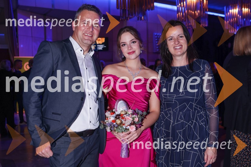  ... ;  Pia Novak, sopranistka;  ... 30. dobrodelni managerski koncert