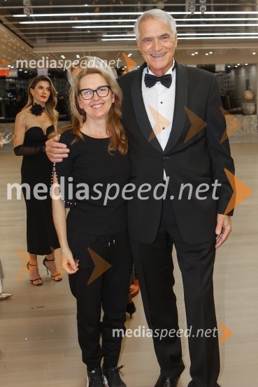  Barbara Reya, fotografinja;  Slobodan Sibinčič , generalni sekretar Evropskega združenja poslovnih medijev, predsednik sveta Managerskih koncertov, Švedski generalni častni konzul30. dobrodelni managerski koncert