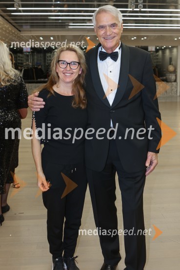  Barbara Reya, fotografinja;  Slobodan Sibinčič , generalni sekretar Evropskega združenja poslovnih medijev, predsednik sveta Managerskih koncertov, Švedski generalni častni konzul30. dobrodelni managerski koncert