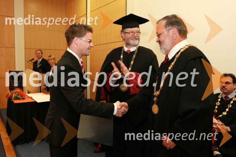 Dr. Mitja Truntič, Fakulteta za elektrotehniko, računalništvo in informatiko Univerze v Mariboru, prof. dr. Ivan Rozman, rektor Univerze v Mariboru ter prof. dr. Igor Tičar, dekan Fakultete za elektrotehniko, računalništvo in informatiko Univerze v MariboruUniverza v Mariboru: Promocija doktorjev znanosti, april 2009