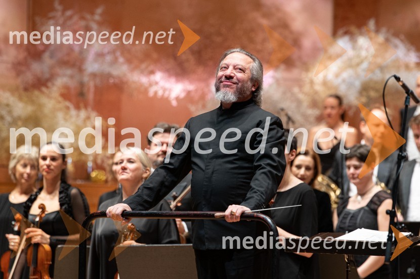  George Pehlivanian, dirigent30. dobrodelni managerski koncert