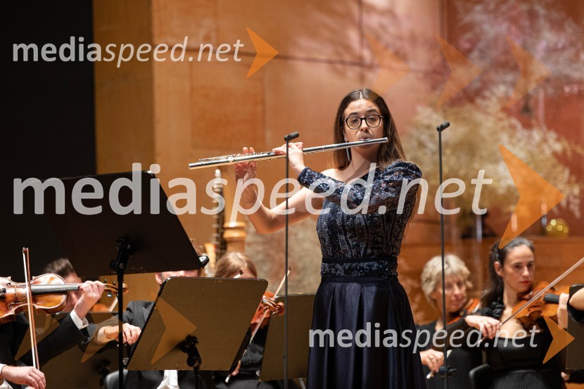  Metka Črnugelj, flavta30. dobrodelni managerski koncert