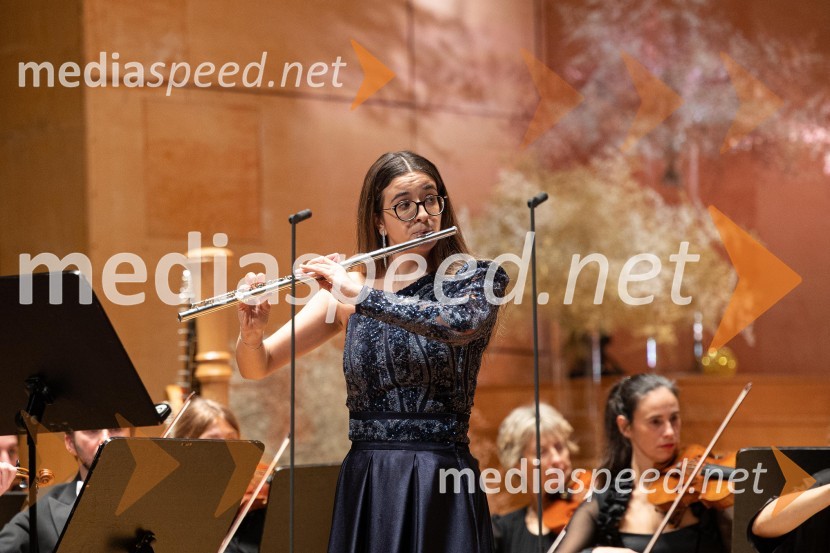  Metka Črnugelj, flavta30. dobrodelni managerski koncert