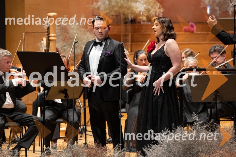  Benjamin Pregl, tenor;  Ana Vidmar, operna solistka30. dobrodelni managerski koncert