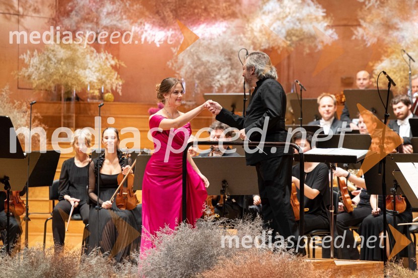  Pia Novak, sopranistka;  George Pehlivanian, dirigent30. dobrodelni managerski koncert