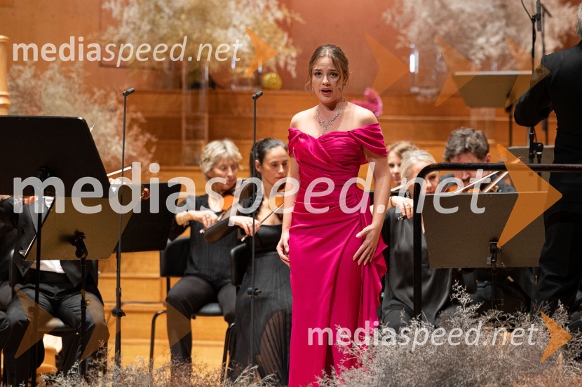  Pia Novak, sopranistka30. dobrodelni managerski koncert