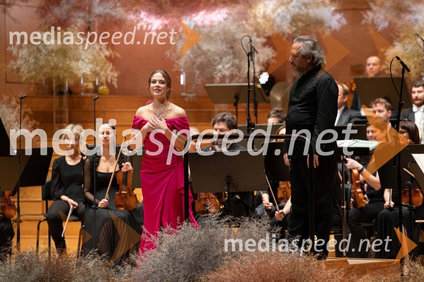  Pia Novak, sopranistka;  George Pehlivanian, dirigent30. dobrodelni managerski koncert