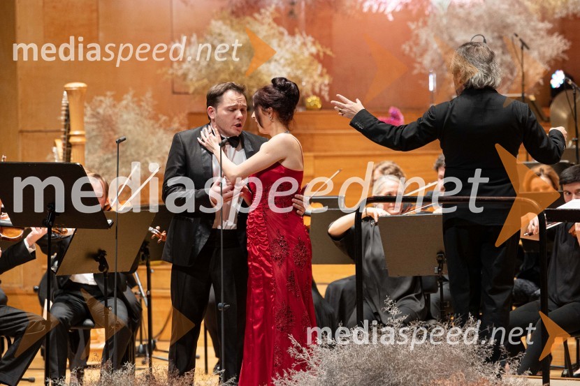  Benjamin Pregl, tenor;  Talita Sofija Komelj, sopranistka, 2. spremljevalka Miss Slovenije 2022;  George Pehlivanian, dirigent30. dobrodelni managerski koncert