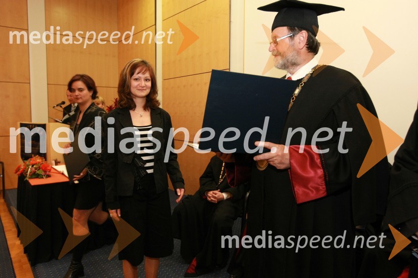 Dr. Tünde Vatai, Fakulteta za kemijo in kemijsko tehnologijo Univerze v Mariboru ter prof. dr. Ivan Rozman, rektor Univerze v MariboruUniverza v Mariboru: Promocija doktorjev znanosti, april 2009