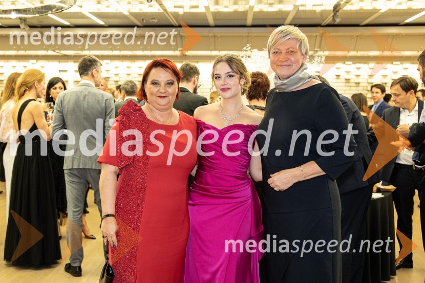 mag. Sabina Sobočan, direktorica, Varis Lendava d.d.;  Pia Novak, sopranistka;  ... 30. dobrodelni managerski koncert