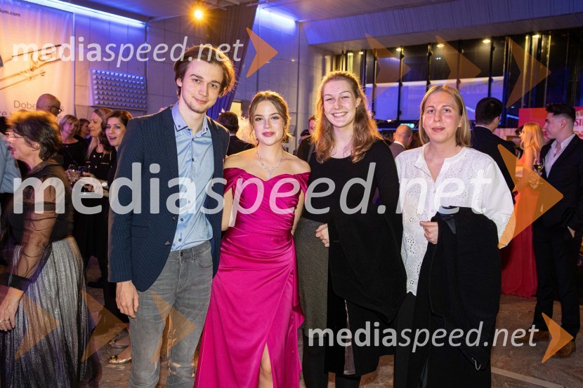  ... ;  Pia Novak, sopranistka;  ... ;  ... 30. dobrodelni managerski koncert