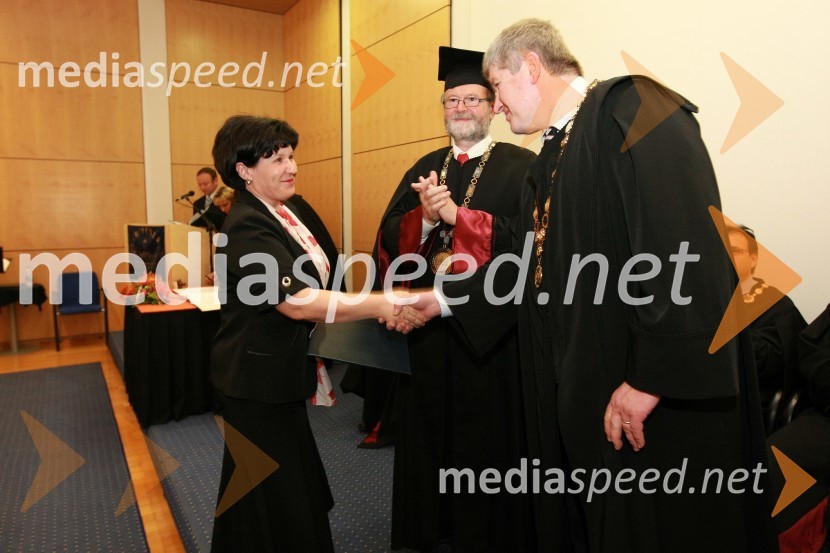 Dr. Jasmina Starc, Fakulteta za organizacijske vede Univerze v Mariboru, prof. dr. Ivan Rozman, rektor Univerze v Mariboru ter prof. dr. Marko Ferjan, dekan Fakultete za organizacijske vede Univerze v MariboruUniverza v Mariboru: Promocija doktorjev znanosti, april 2009