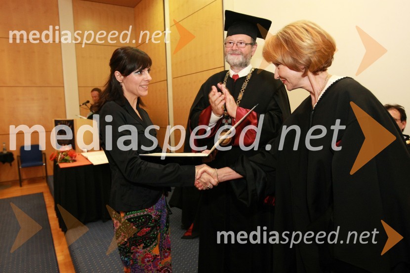 Dr. Branislava Vičar, Filozofska fakulteta Univerze v Mariboru, prof. dr. Ivan Rozman, rektor Univerze v Mariboru ter ...Univerza v Mariboru: Promocija doktorjev znanosti, april 2009