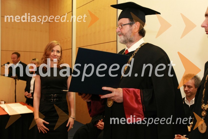 Dr. Nataša Samec, Pravna fakulteta Univerze v Mariboru ter prof. dr. Ivan Rozman, rektor Univerze v MariboruUniverza v Mariboru: Promocija doktorjev znanosti, april 2009